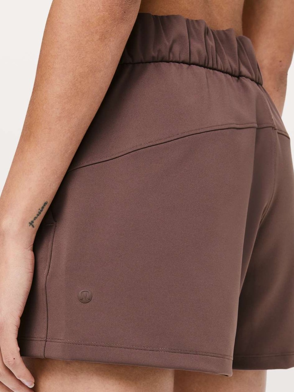 NWOT….lululemon athletica On The Fly 2.5" Shorts — Antique Bark SZ 4